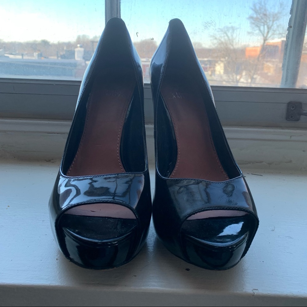 Vince Camuto Open toed heels